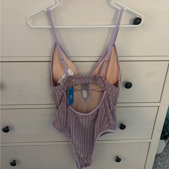 NWT CUPSHE women’s lavender textured one piece swimsuit.  Size M - Picture 9 of 9